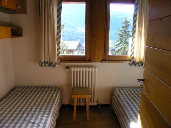 Alpen Rose bedroom