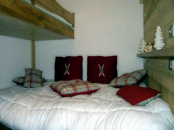 Carlines D16 bedroom