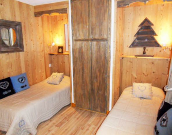 Chalet Fugue bedroom 6