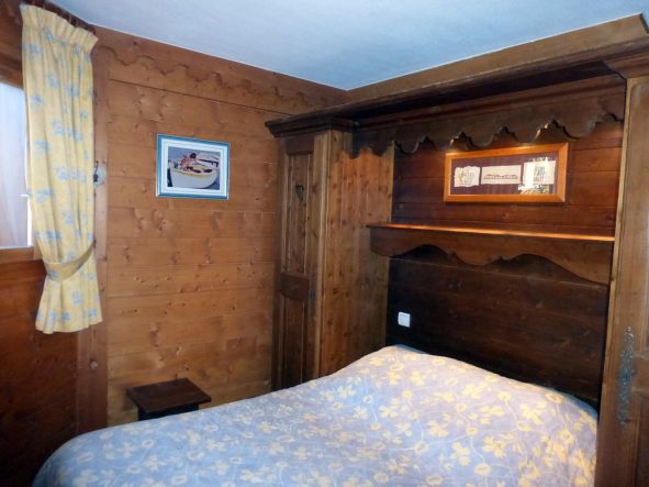 Fermes De Meribel G13 chambre lit double