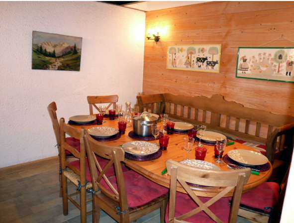 Petaru C41 table