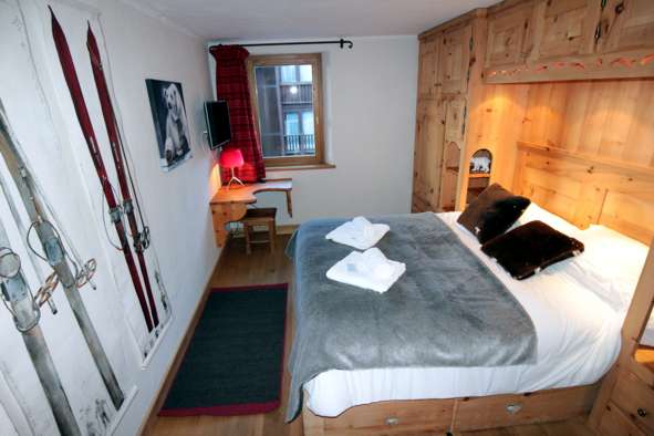 Squaw Vallee A 4343 bedroom